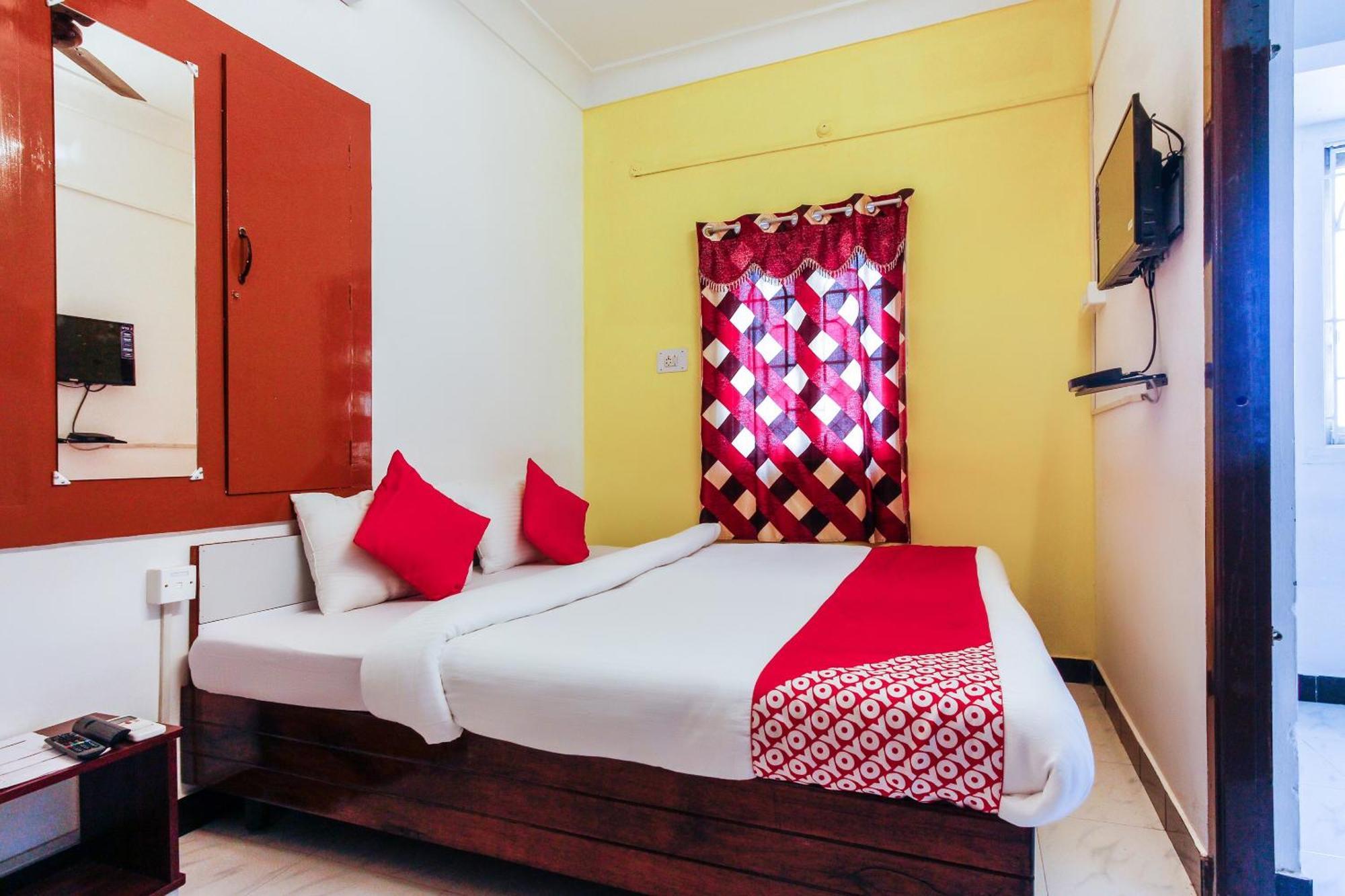Hotel Lakshmi Narayana Salem Exteriör bild
